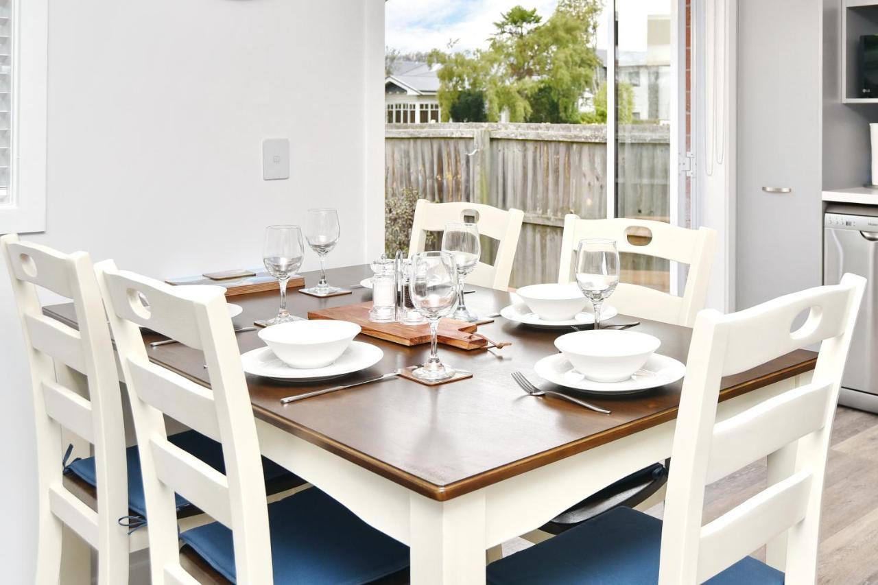 Brockworth Place - Christchurch Holiday Homes Экстерьер фото