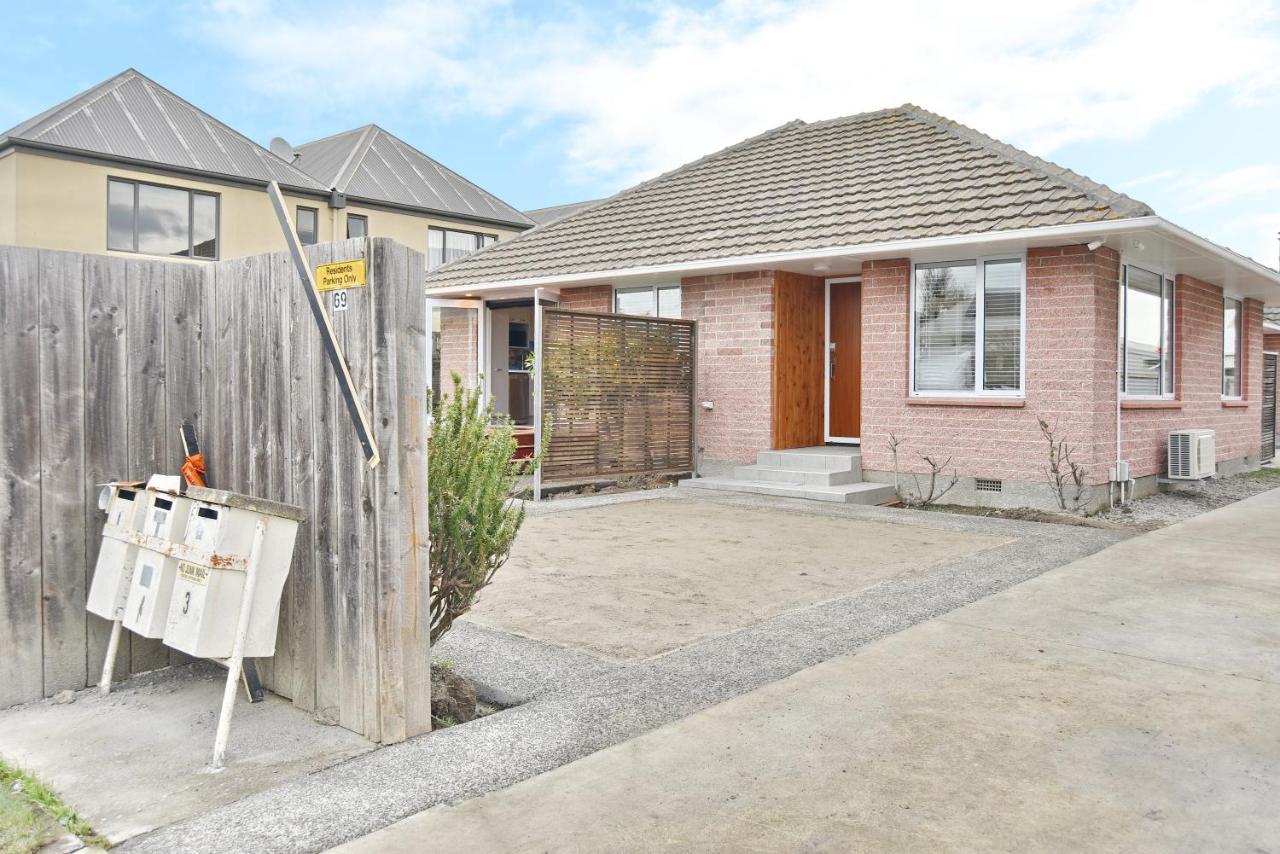 Brockworth Place - Christchurch Holiday Homes Экстерьер фото