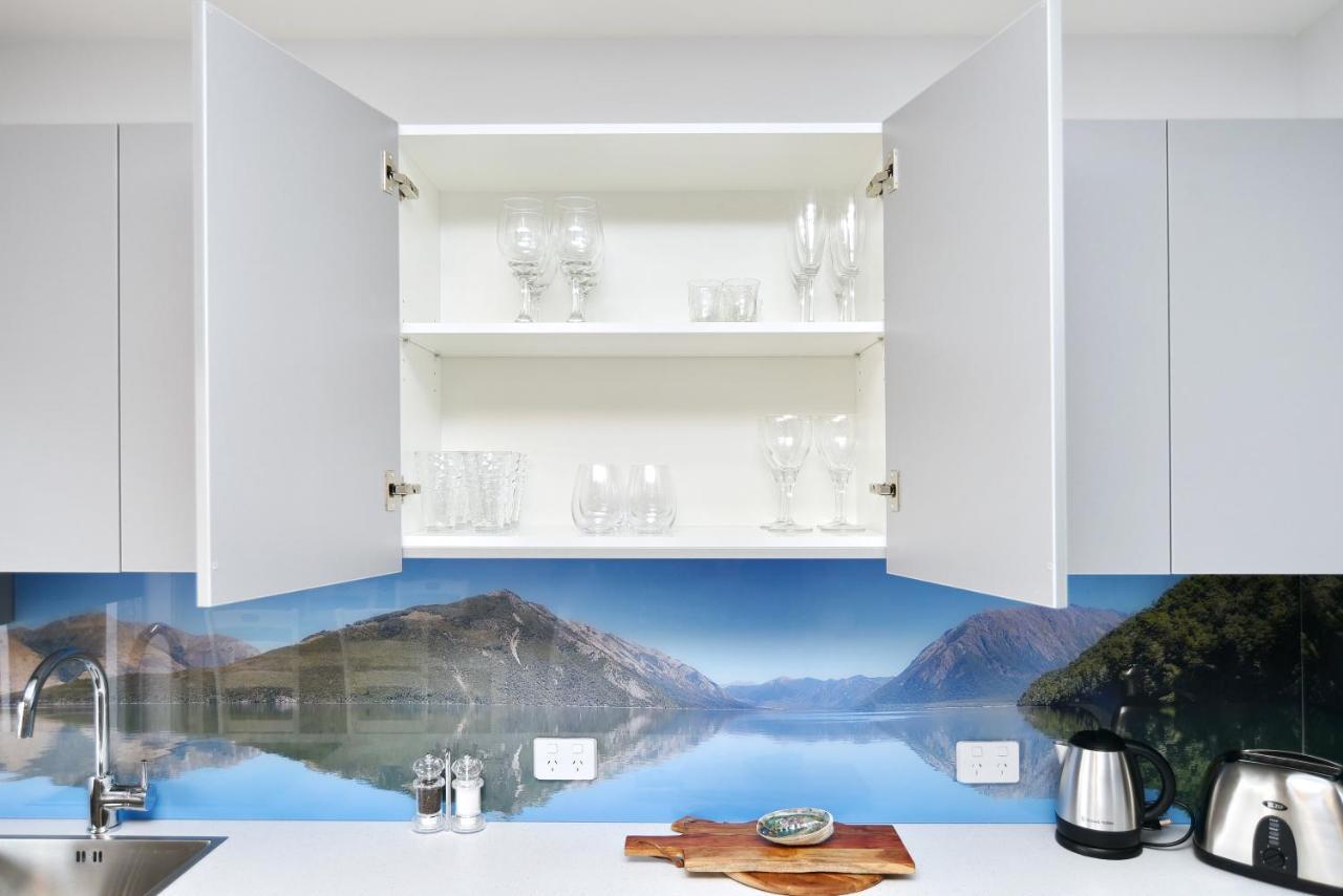 Brockworth Place - Christchurch Holiday Homes Экстерьер фото