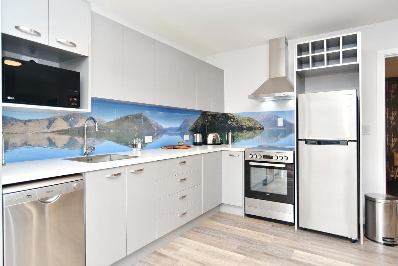 Brockworth Place - Christchurch Holiday Homes Экстерьер фото