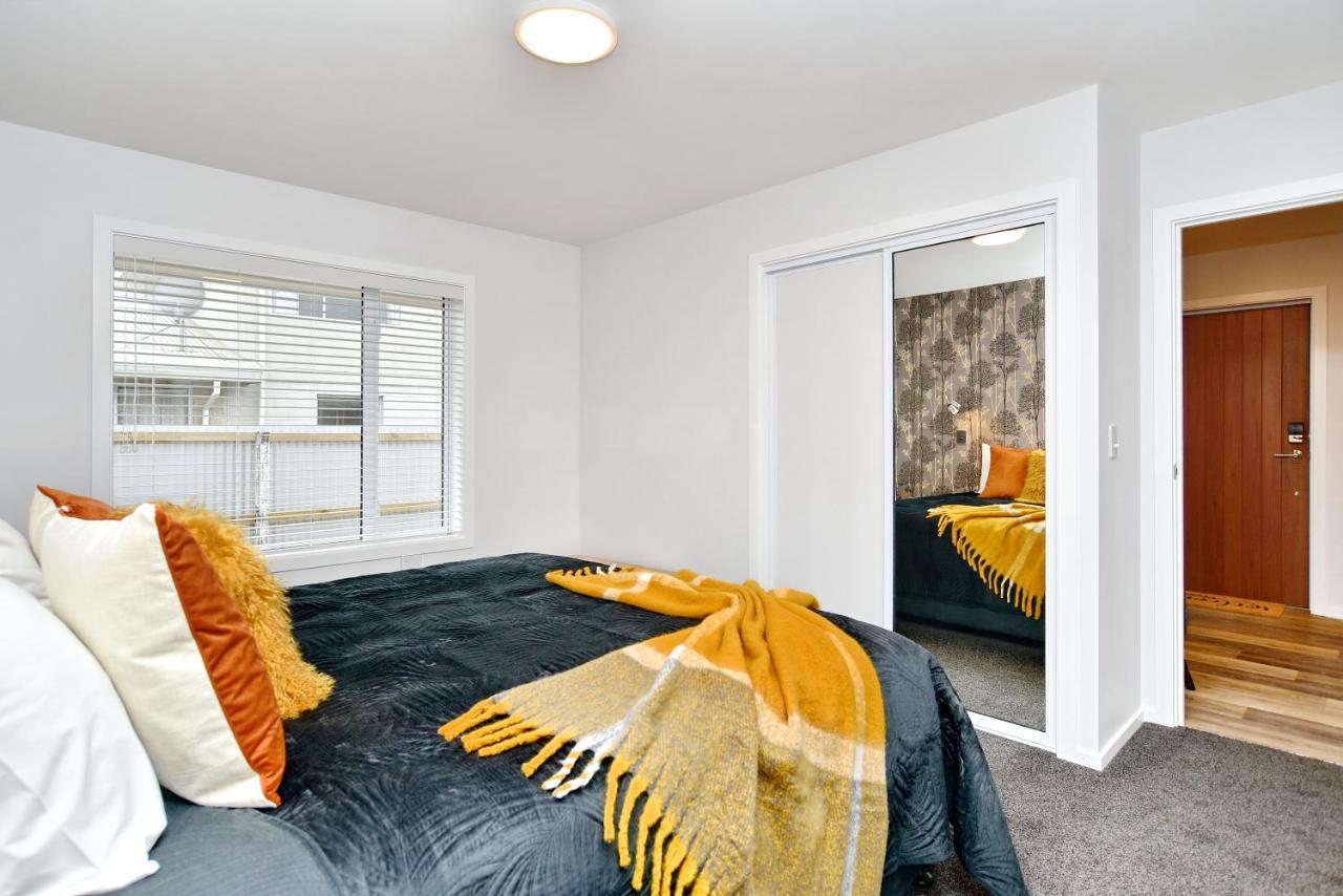 Brockworth Place - Christchurch Holiday Homes Экстерьер фото