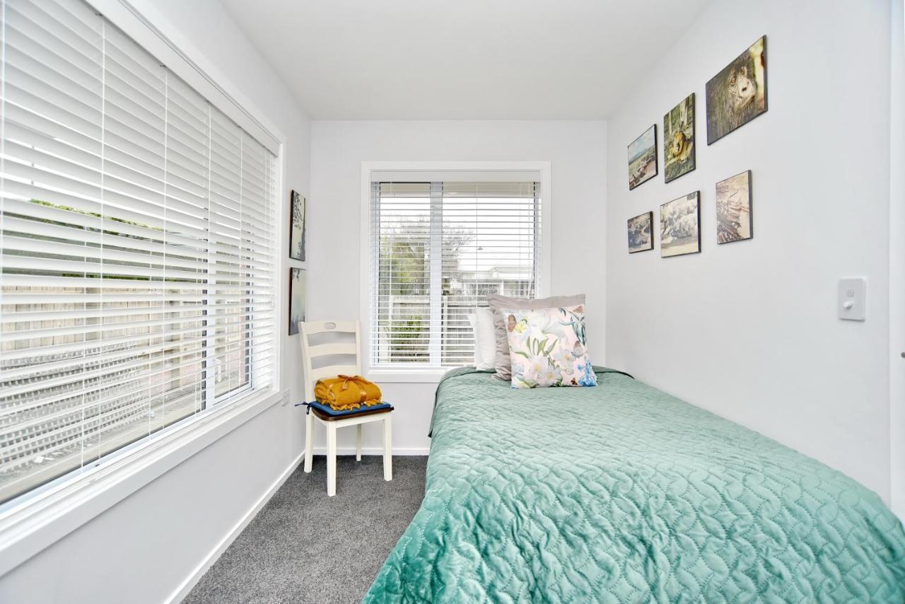 Brockworth Place - Christchurch Holiday Homes Экстерьер фото
