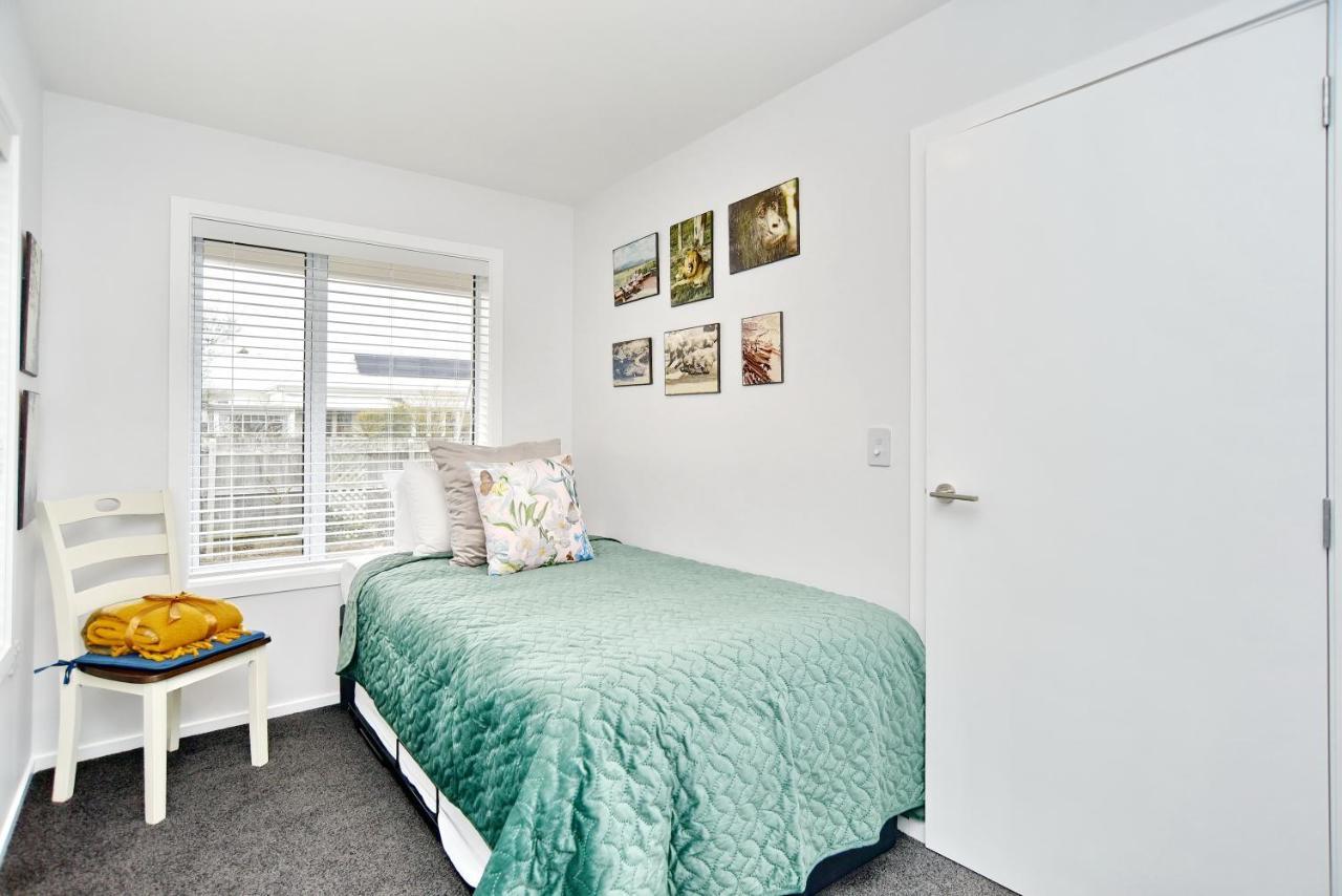 Brockworth Place - Christchurch Holiday Homes Экстерьер фото